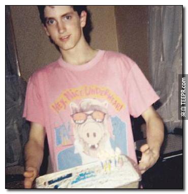 7. 阿姆 (Eminem) -跟喬丹一樣,他年輕的時候跟他長大後的饒舌歌手的形象落差很大!