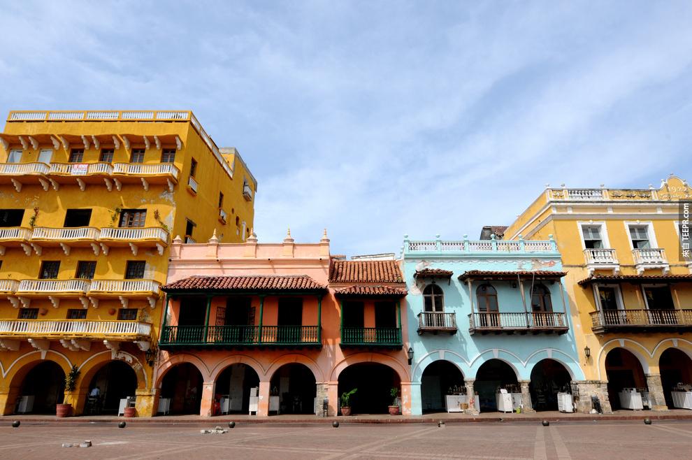 6.  卡塔赫納，哥倫比亞 (Cartagena, Columbia): 在這享受視覺上的色彩饗宴。