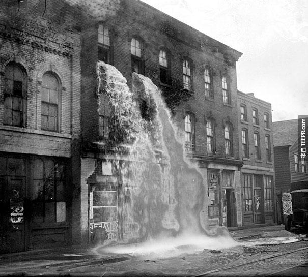 美国禁酒令时泼出窗外的非法酒 - 1929 底特律