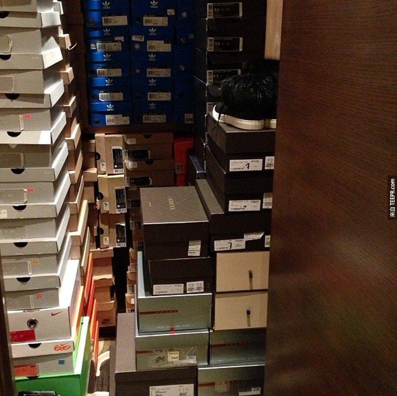 20. 他的鞋子收藏。