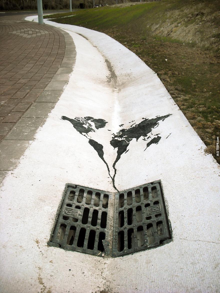 世界被沖進水溝，西班牙 (World Going Down The Drain, Spain)