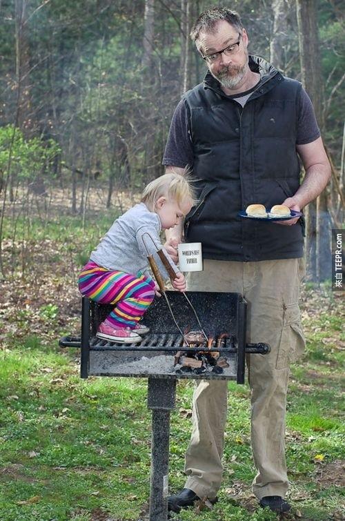 This%20dad%20teaching%20his%20daughter%20important%20lessons%20in%20grilling