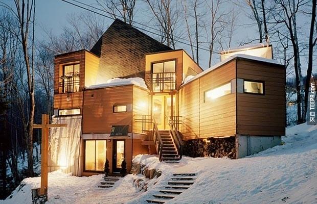 3. 这个可爱创意的木屋位在加拿大魁北克省。