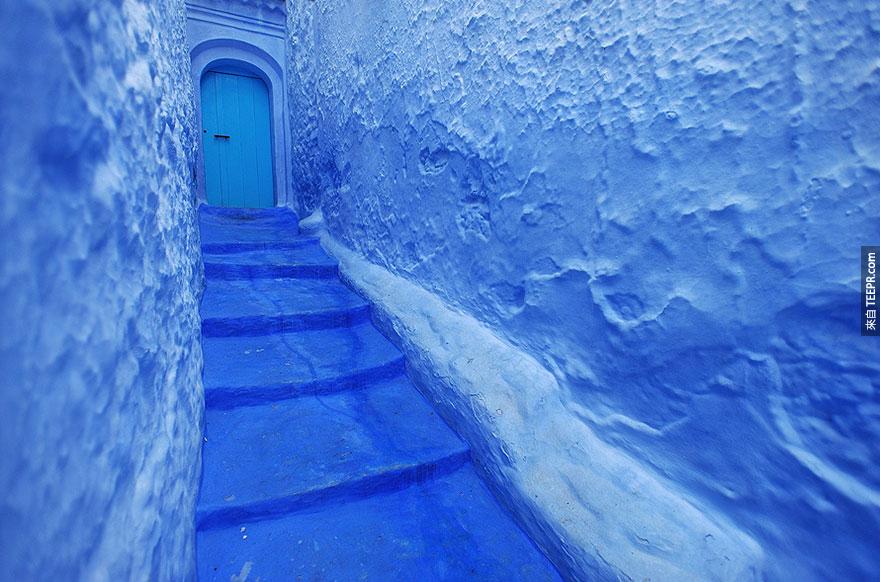 blue-streets-of-chefchaouen-morocco-6