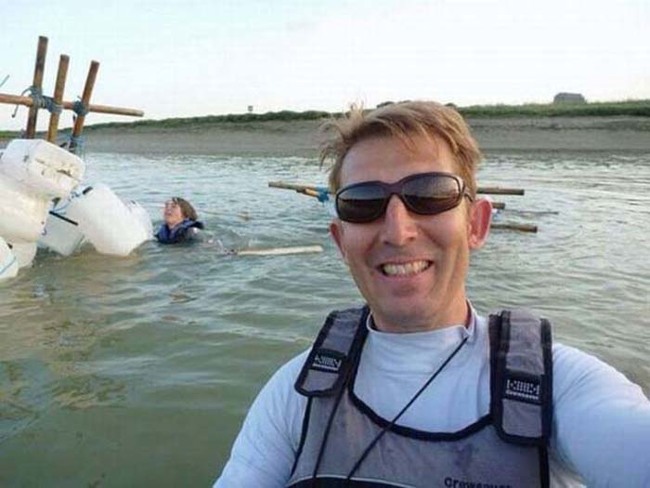 22.) LOL, sinking boat? Selfie time.