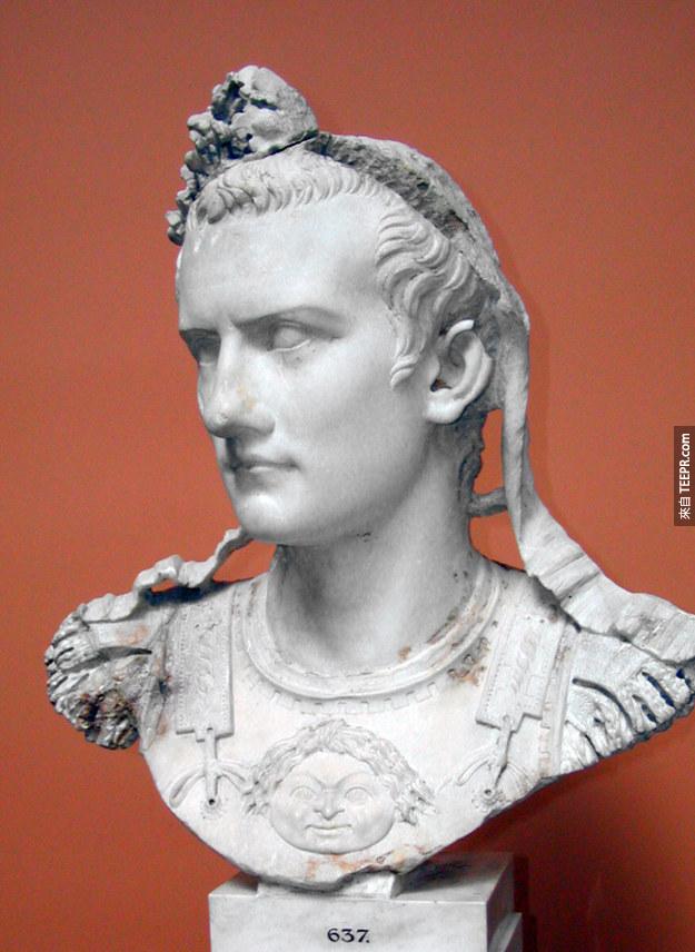 12. 羅馬西元37-41年的皇帝卡利古拉(Caligula) 命令他的軍隊跟大海作戰。