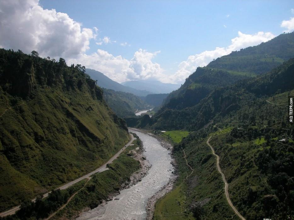 到甘达基河(Kali Gandaki River)泛舟：尼泊尔(Nepal)。