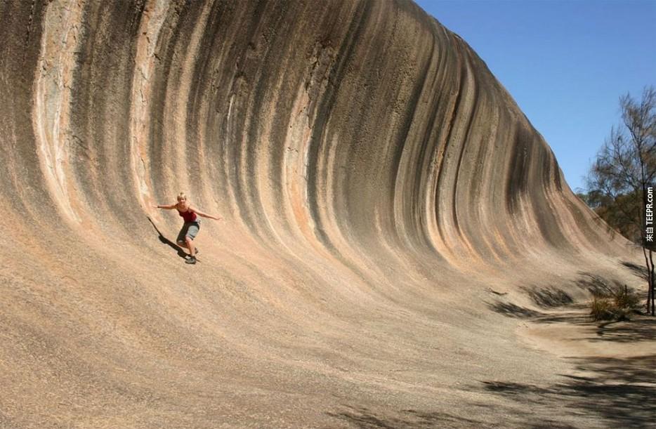 这这些位在澳洲的海浪石的高度可以高到14米高，和110米长。