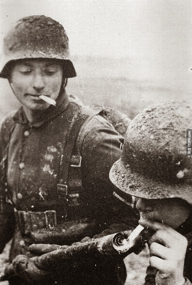23.) 德国军队在东线战场，会使用火焰喷射器点烟。