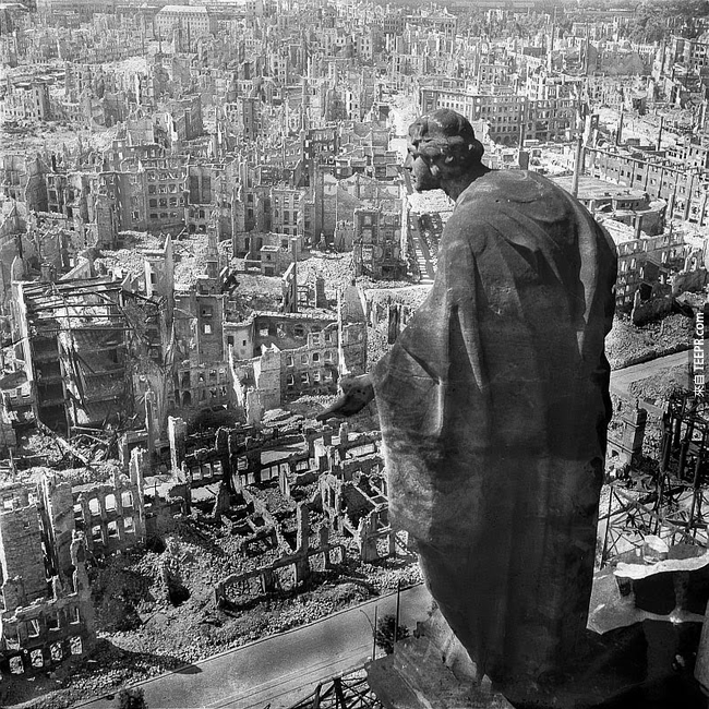 34.)  二战后，东德城市Dresden 毁灭了。