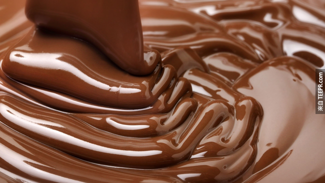 3. 巧克力在嘴裡融化的口感，這種快樂可能會比親吻還要濃烈、還要持久。