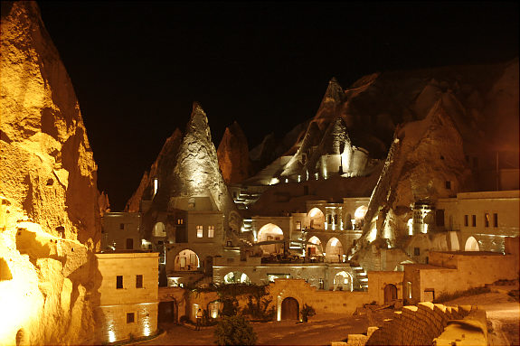 3.) Gamirasu 洞穴旅馆 - 土耳其