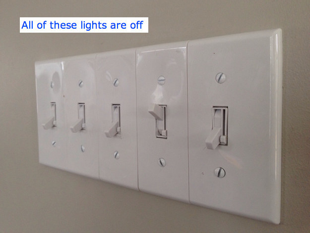 6. 「所有的燈都是關的」，但為什麼有開關裝顛倒了...