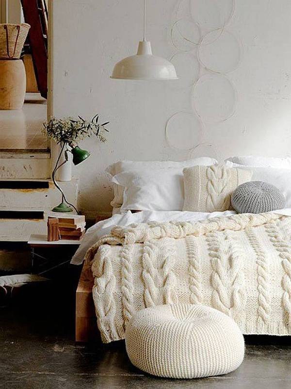 2. 把你的床铺变成一件大毛衣。