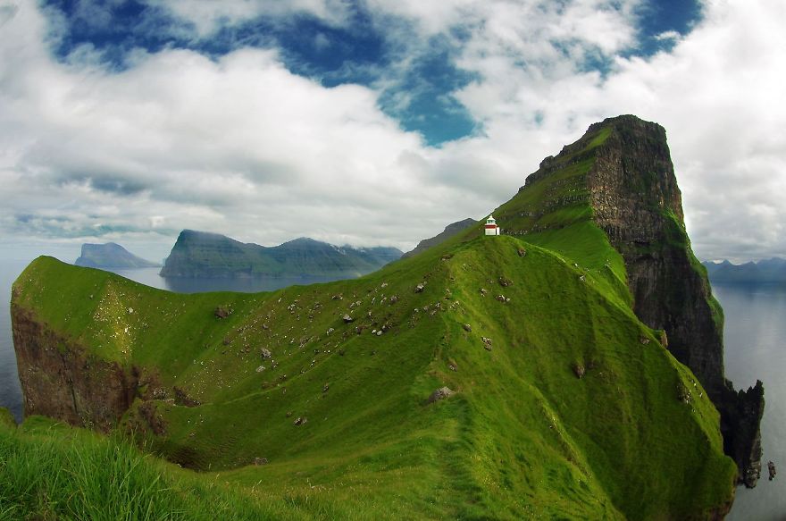 ˙7. 法罗群岛 (Faroe Islands) Trøllanes