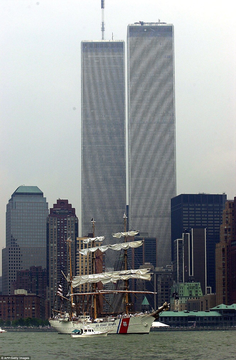 这是911之前的原世贸大楼样貌：