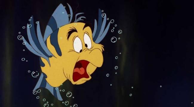 9.) 其中有幾幕，當比目魚Flounder和小美人魚Ariel談論到萬事通海鷗Scuttle的時候，表情都會變成像Scuttle一樣！ (我居然沒有注意到這個！)