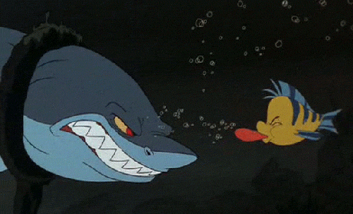 8.) 雖然電影中沒有提到，不過當中的一個鯊魚的角色Flounder其實還有一個被命名為Glut的試演片段。最早的設定是安排讓鯊魚再回到動畫劇情中的，不過後來也隨著劇情的簡化而把這一個計畫取消了。