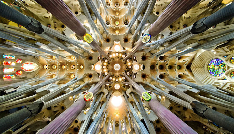 巴塞隆纳圣家堂 (La Sagrada Familia church), 西班牙