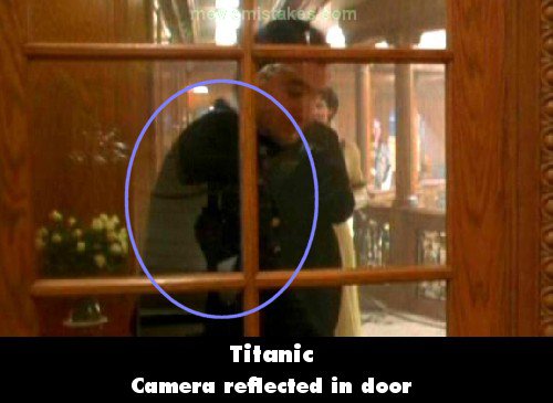 鐵達尼號-玻璃窗上的攝影機