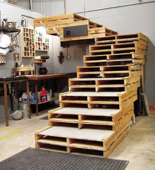 13.) There's nothing quite like these DIY wooden pallet stairs.