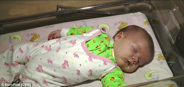 一位医院的发言人表示：「这个小婴儿在外头待了几个小时，而多亏了Marsha，他并没有受到什么伤害。」