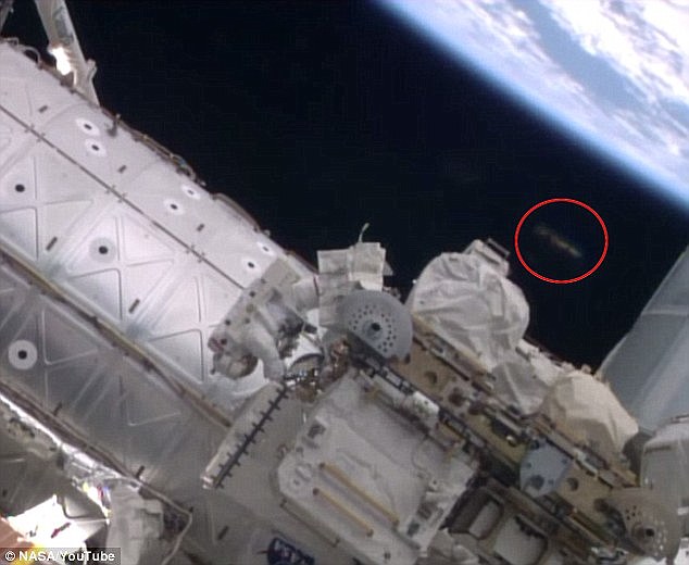 在2014年10月，幽浮愛好者也在太空人Reid Wiserman和Alexander Gerst在太空漫步的一段影片中，發現了太空站附近不尋常的物體。