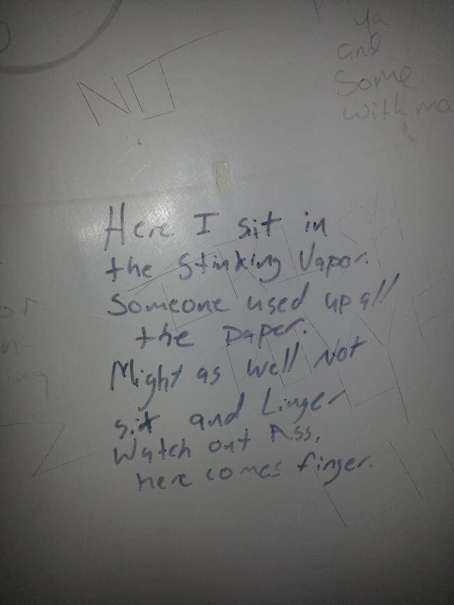 厕所墙上的诗