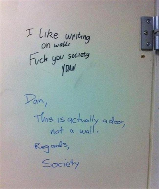 -我就是喜欢在墙上写字！去你的社会大众！