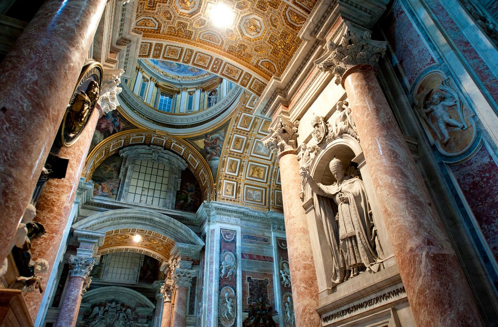 梵蒂冈的圣伯多禄大殿 (St. Peter’s Basilica)