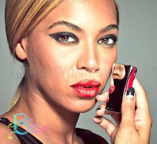 不过就在最近，一个粉丝的网页「碧昂丝世界」 (The Beyonce World)，就公开了超过200张据称是未经过PS修饰的原图，正面攻击的正是天后的肌肤状况。
