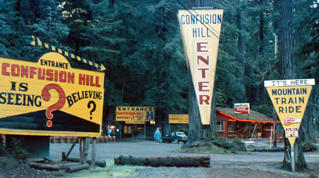 美國加州的"Confusion Hill (迷亂山) "。