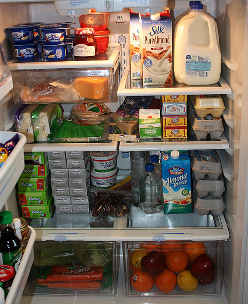7. 特别是食物，冰箱好像永远都是满的。