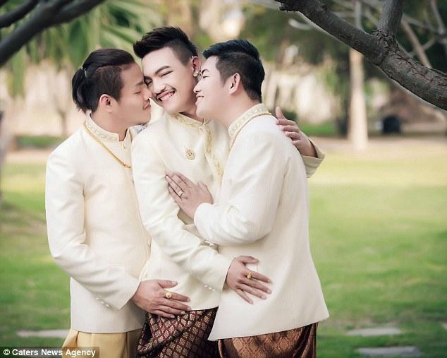 但泰國法律並不承認同性婚姻的合法性，因此他們選擇依循佛教的規範來進行象徵性的結婚儀式。