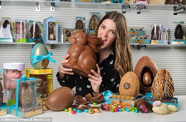 Alex Emerson-White是马莎百货 (Marks & Spencer) 的复活节巧克力测试员，要走遍各地、每周还要吃上130根巧克力棒，没错，她一个礼拜就要吃下5.8公斤的巧克力。