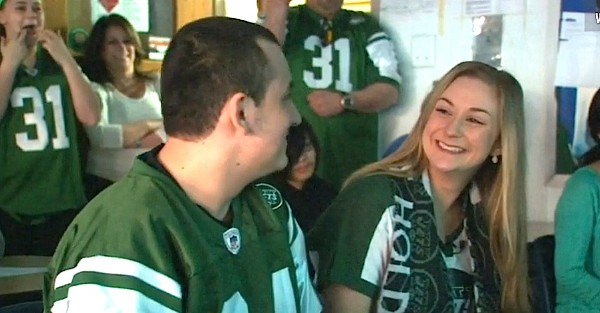 Sarah Kardonsky asks Mike Pagano a Jets Fan to Prom with the help of the actual Jets