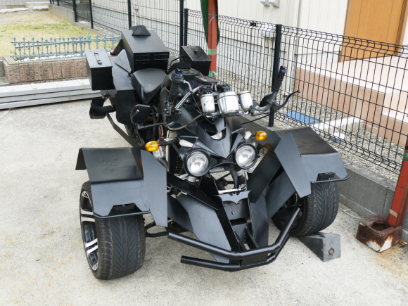 而這就是千葉摩托車！是他自己花了15.6萬台幣 (60萬日圓) 一手打造。