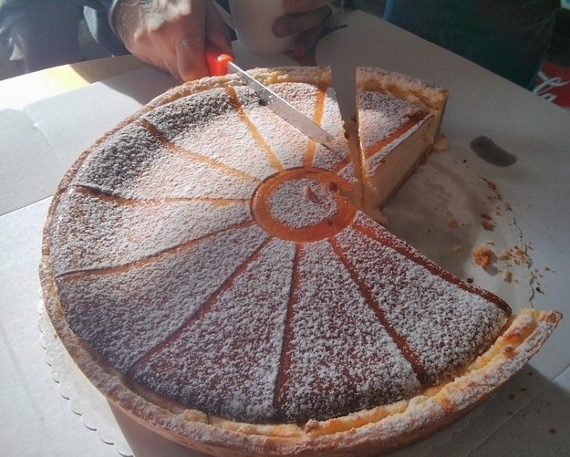 This poor cheesecake that did nothing wrong to deserve this: