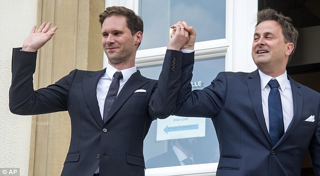卢森堡 (Luxembourg) 总理泽维尔·贝特 (Xavier Bettel) 在5月15日与男友甜蜜结婚，成为欧盟 (EU) 第一位完成同志婚姻的欧盟领袖。这场婚礼也同时见证了世界越能接受同志婚姻的趋势。