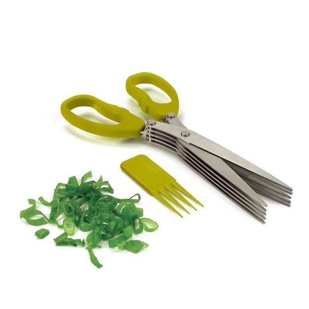 These scissors that make chopping scallions and herbs literally 5 times faster.