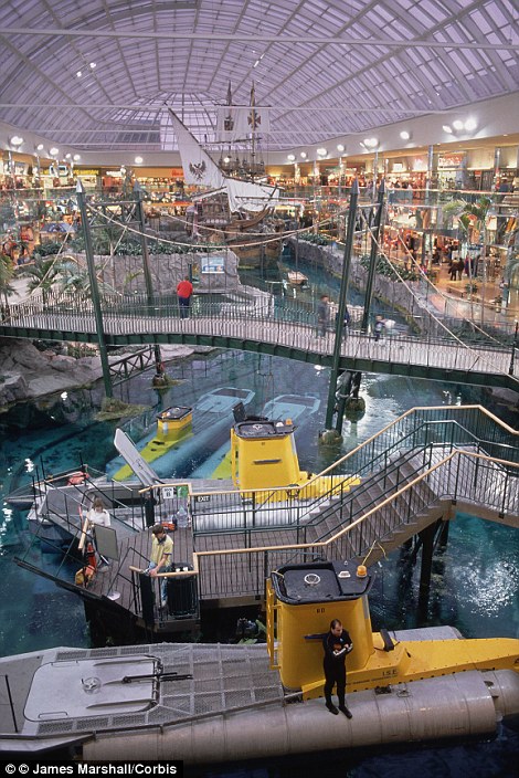 Canada's West Edmonton Mall offers underwater submarine rides