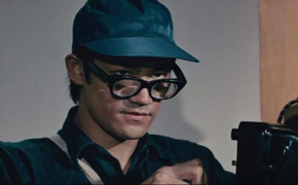 Bruce Lee had really bad eyesight. At the time, contact lenses were a new technology and Lee was one of the first to wear them. However, they were extremely uncomfortable so most of the time he wore thick coke-bottle glasses.