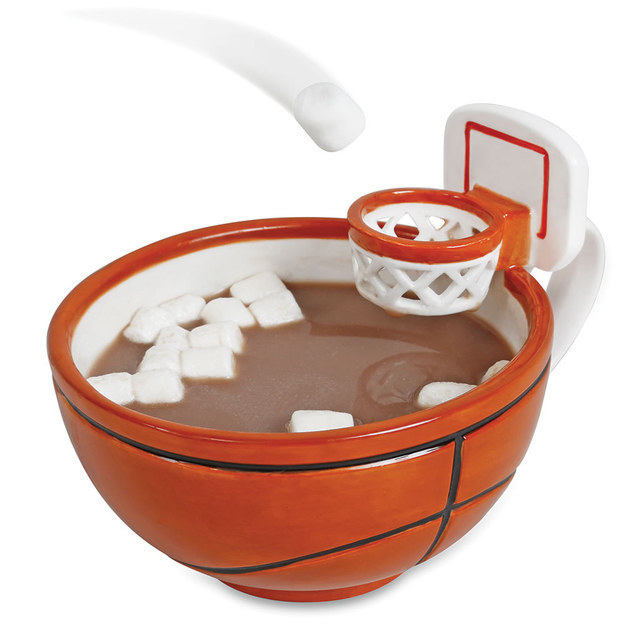 A mini–basketball game mug.