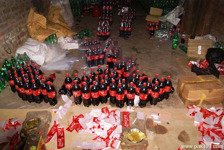 Fake_Coca_Cola_Coke_factory_Gujranwala_20_oyfuo_Pak101(dot)com