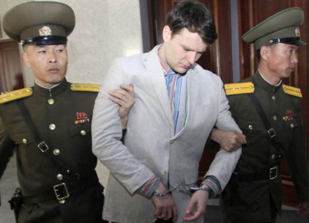 美国大学生在北韩被重判15年劳改，但网友一点都不同情还说他活该？！
