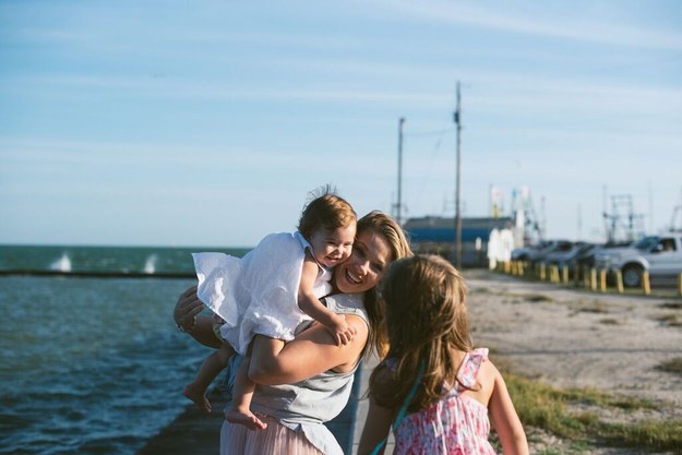 Burke said that she met Craig through another client, and Craig asked her to take photos of her having fun with her girls. So, they planned a beautiful shoot by the water.
