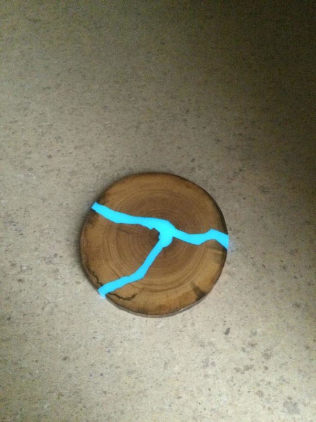 You can even make <a href="http://imgur.com/gallery/NAiNf/new" target="_blank">coasters</a> glow.