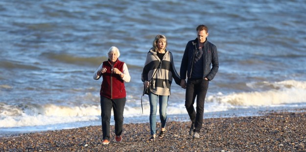 In fact, Taylor seemed to go down a storm, with the trio meeting up the next day for a walk along the beach.