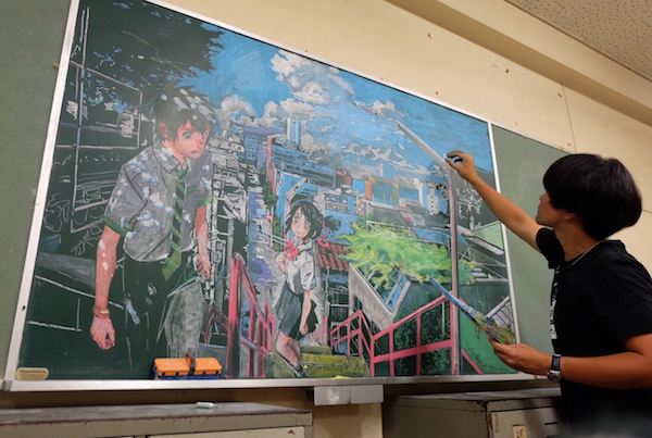 日本老师自从学生请他画下「道别」后，现在这12张黑板艺术让所有网友都爱死了！