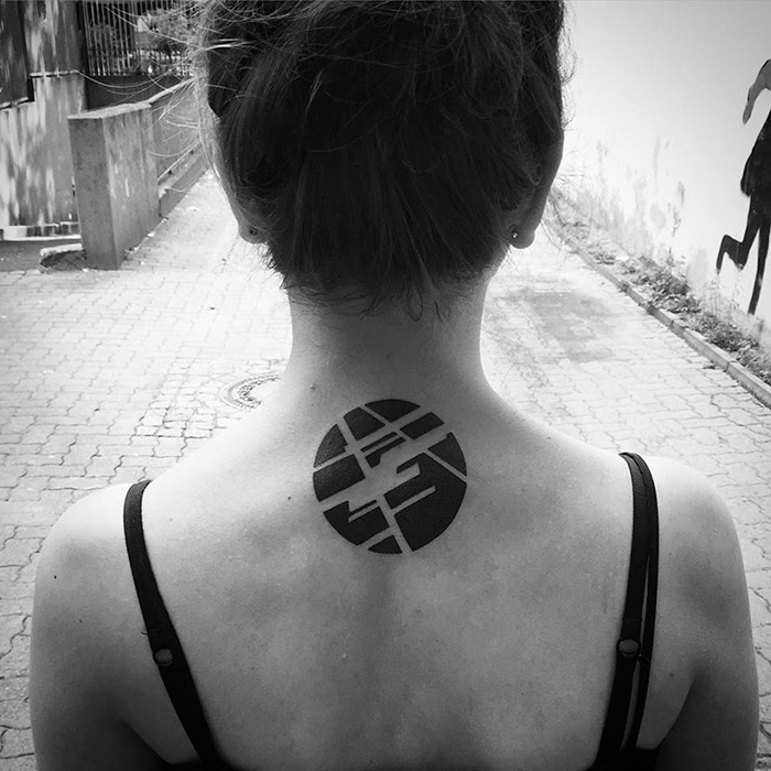 Suprematism-inspired-digital-minimalist-tattoos-stanislaw-wilczynski